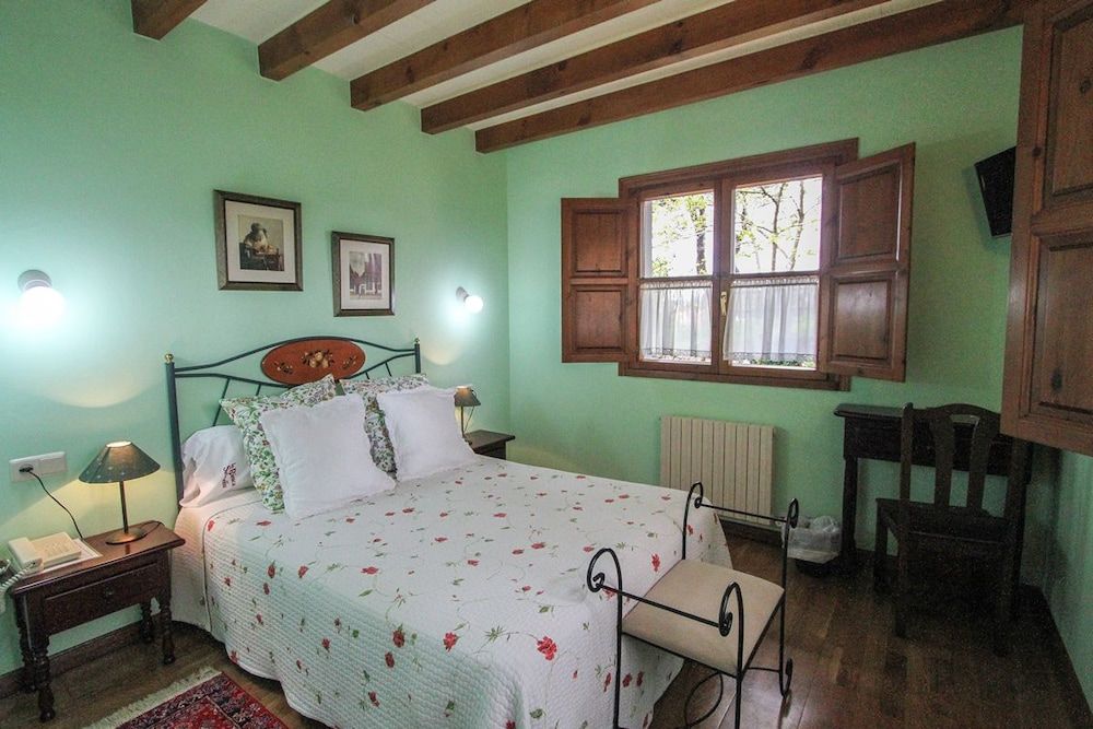 Hotel La Biesca Sebreñu