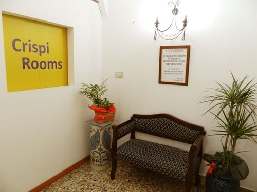Crispi Rooms