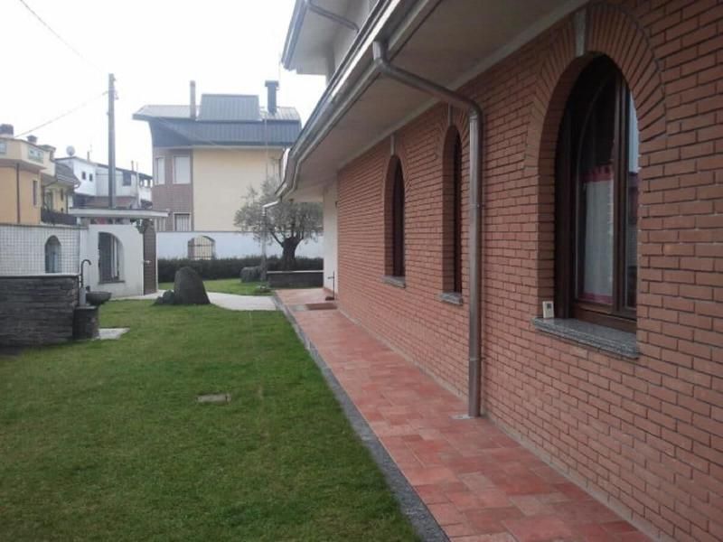 B&B Crespi House