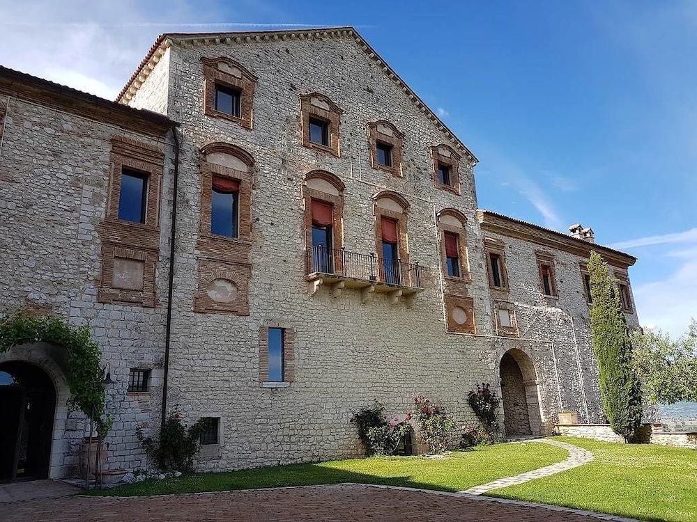 Abbazia di San Pastore