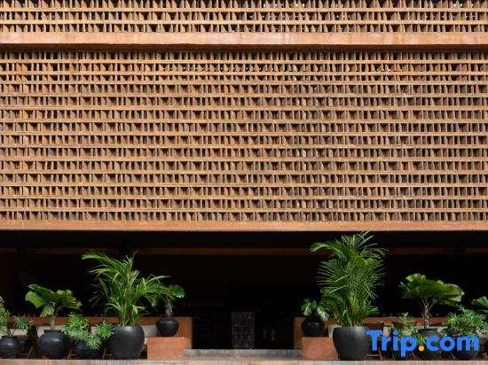 Further Hotel