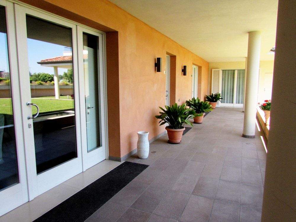 Dante Residence