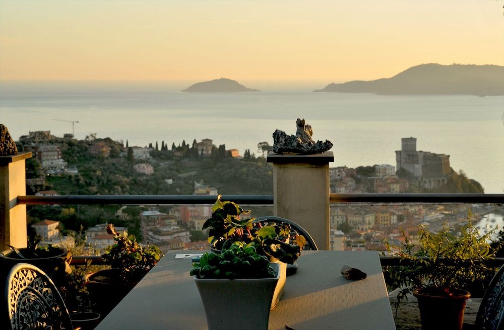 IL Golfo Artisti e Poeti Villa Thea