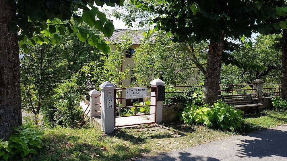Cherry House Bed & Breakfast