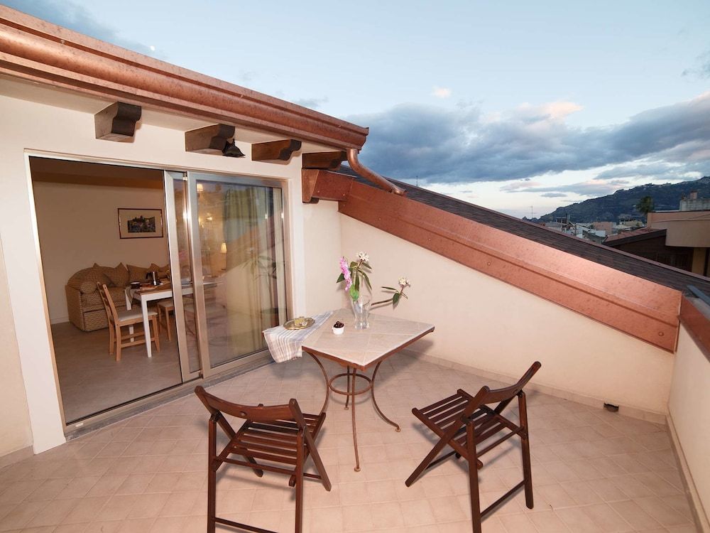 Marina Di Savoca B&B