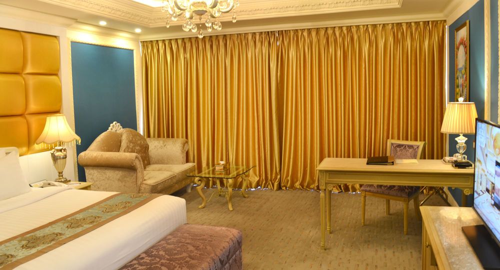 Grand Kandyan Hotel