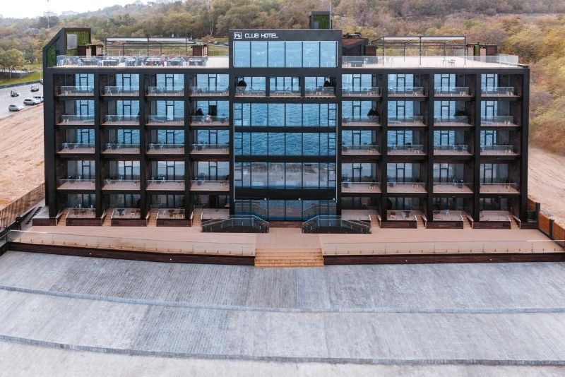 M 1 Club Hotel