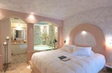 Astarte Suites