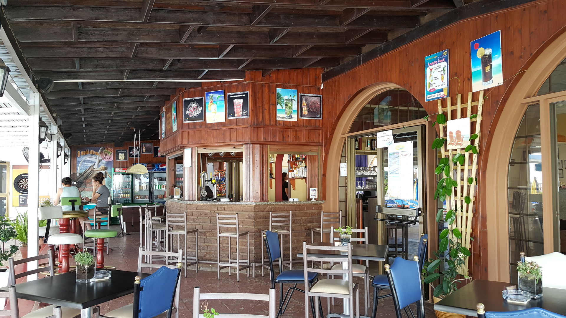 Cosmelenia Hotel & Apartments