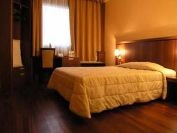 Dado Hotel International