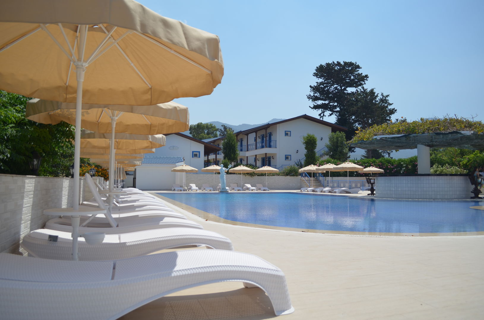 Queen Aphrodite Hotel