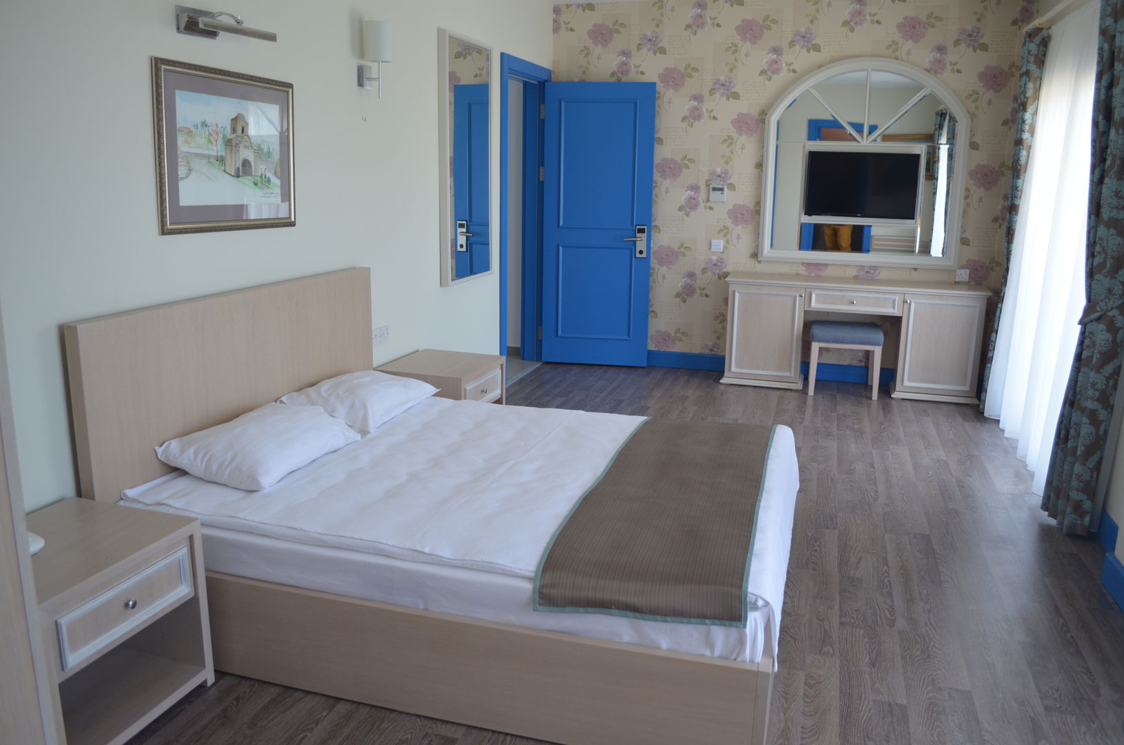 Queen Aphrodite Hotel