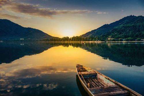 Radisson Collection Hotel & Spa, Riverfront Srinagar