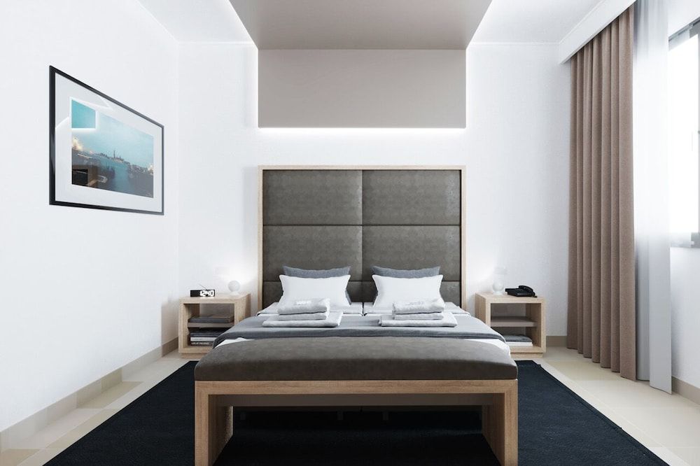 Palace Lido Hotel & Suites
