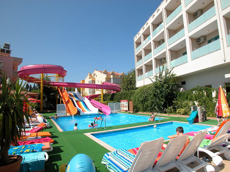 Voxx Inn Family Club