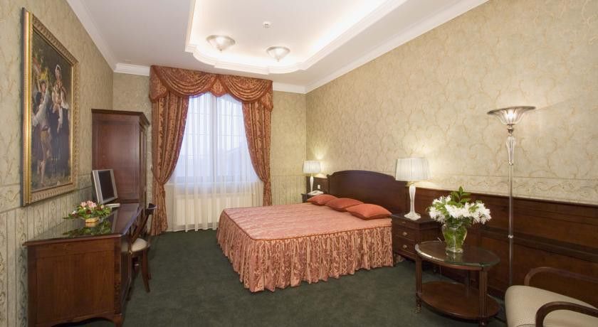 Aton Hotel