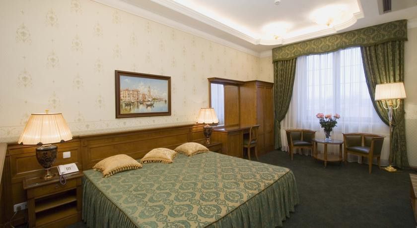 Aton Hotel