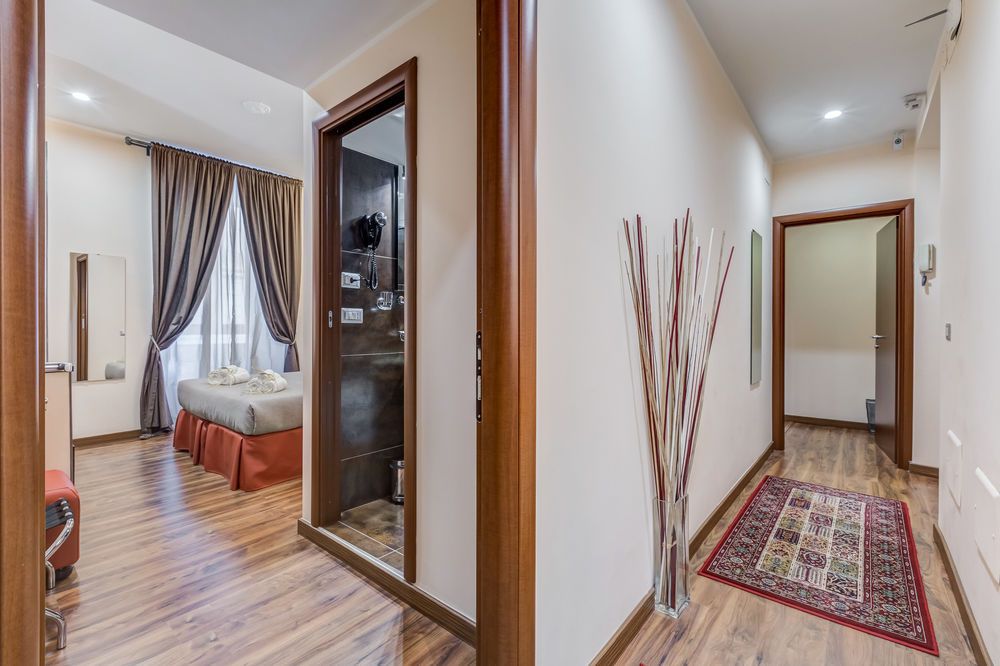 LHR Coliseum B&B