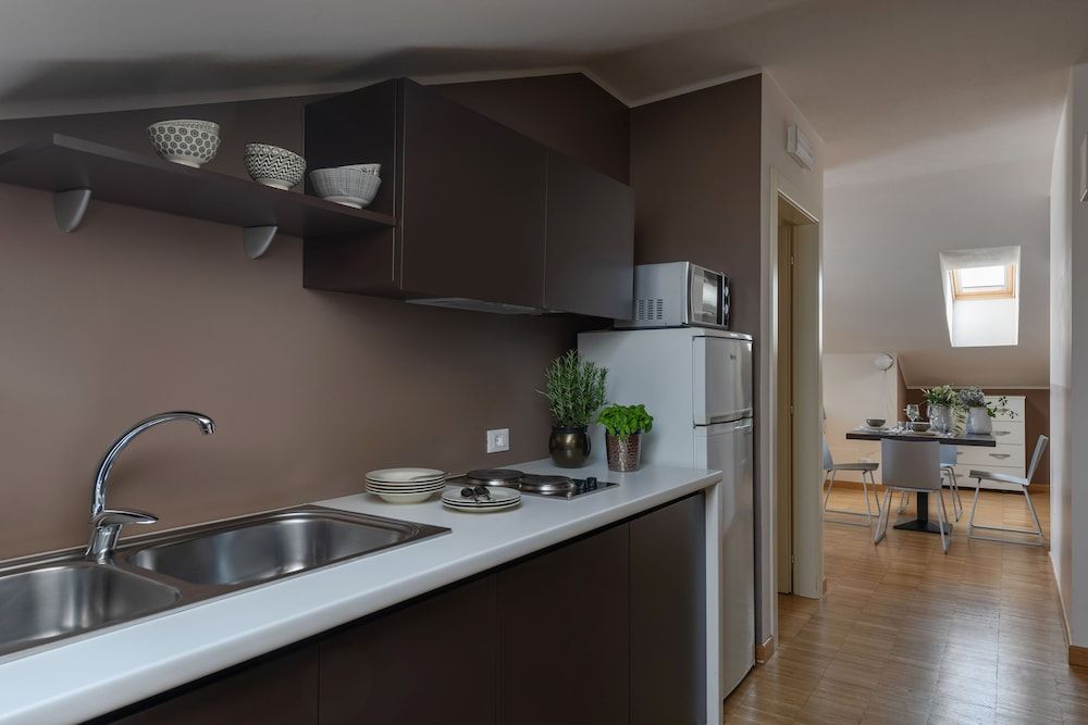 Vialeromadodici Rooms & Apartments