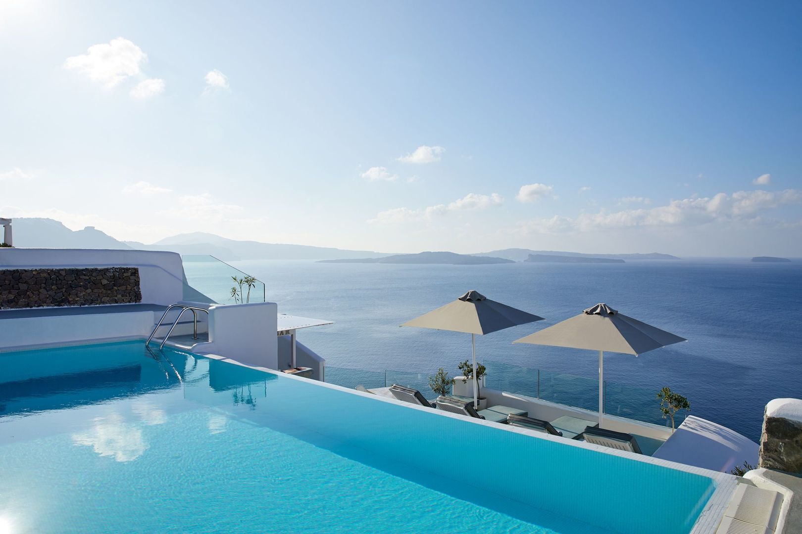La Perla Villas & Suites