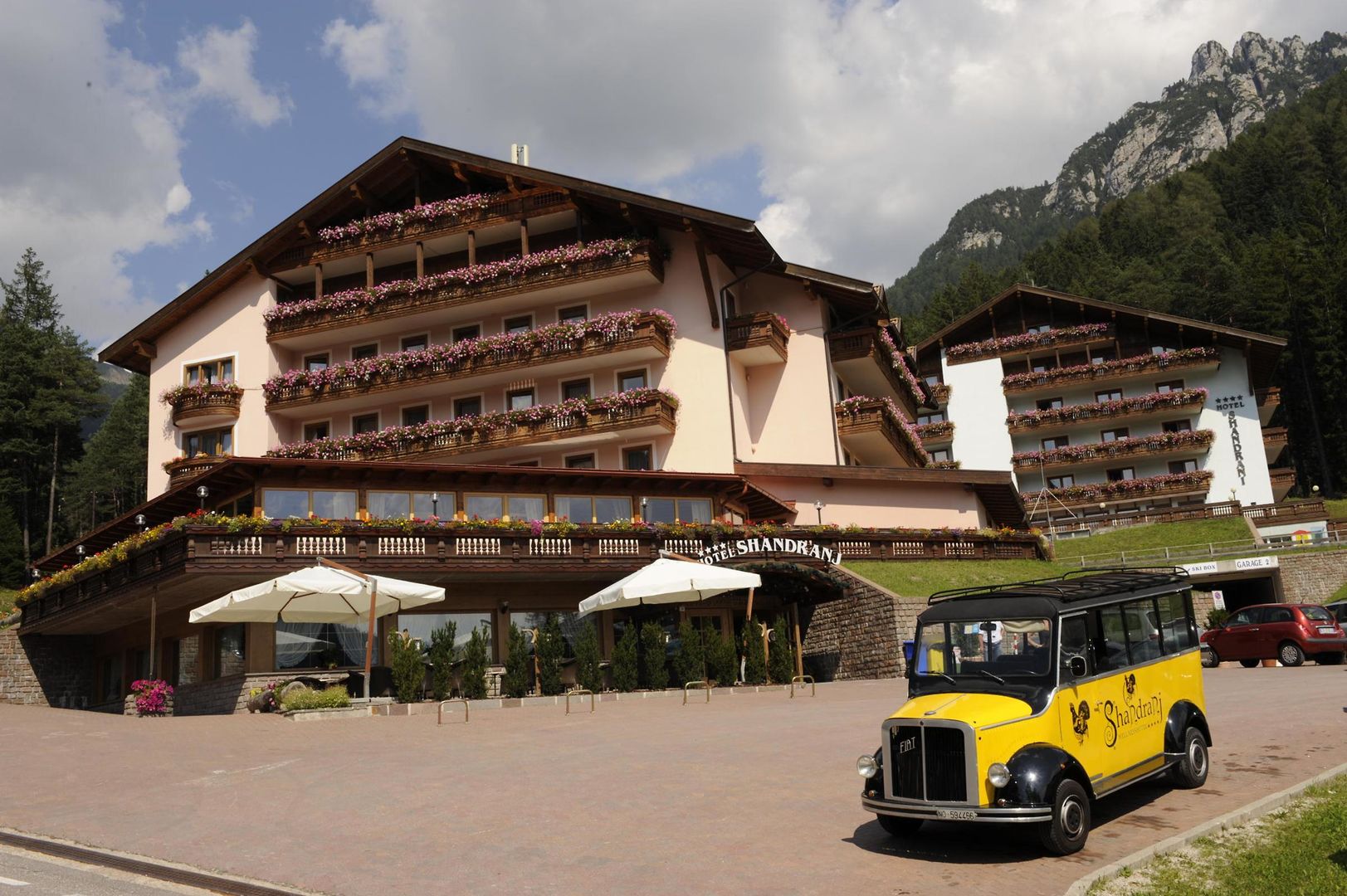 Hotel Shandranj