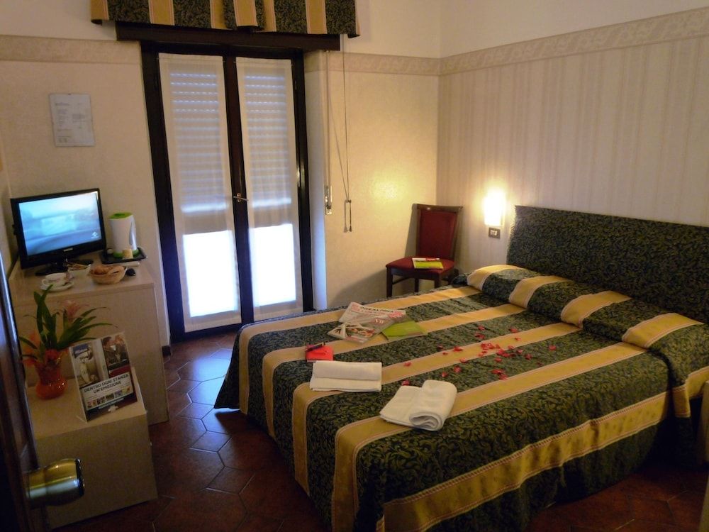Hotel Montecarlo