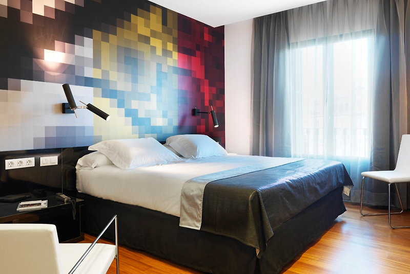 Paseo de Gracia Hotel, Sonder
