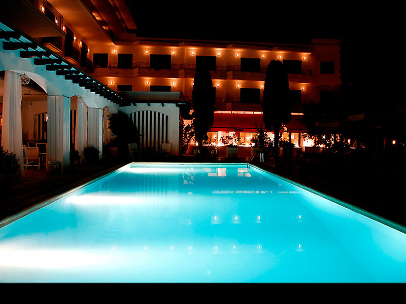 Hotel Trias