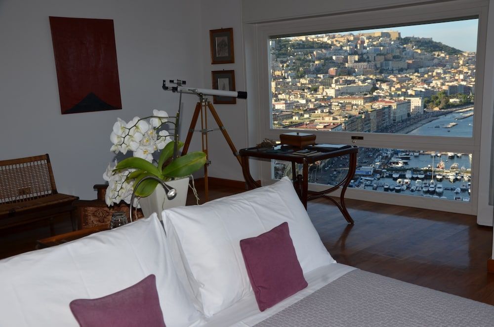 Suite 52