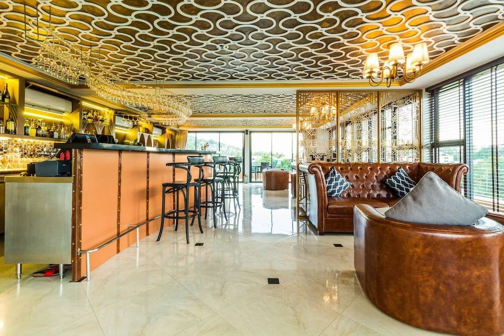 6 Avenue Surin by Lofty