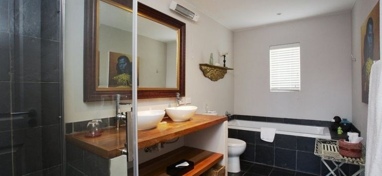 Abalone Hotel & Villas