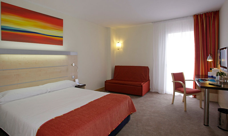 B&B HOTEL Girona 3