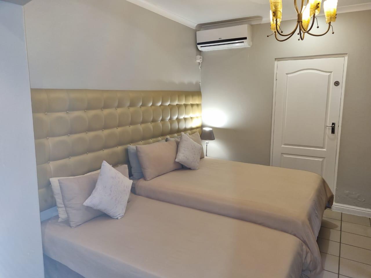 Savoy Lodge Cape Town