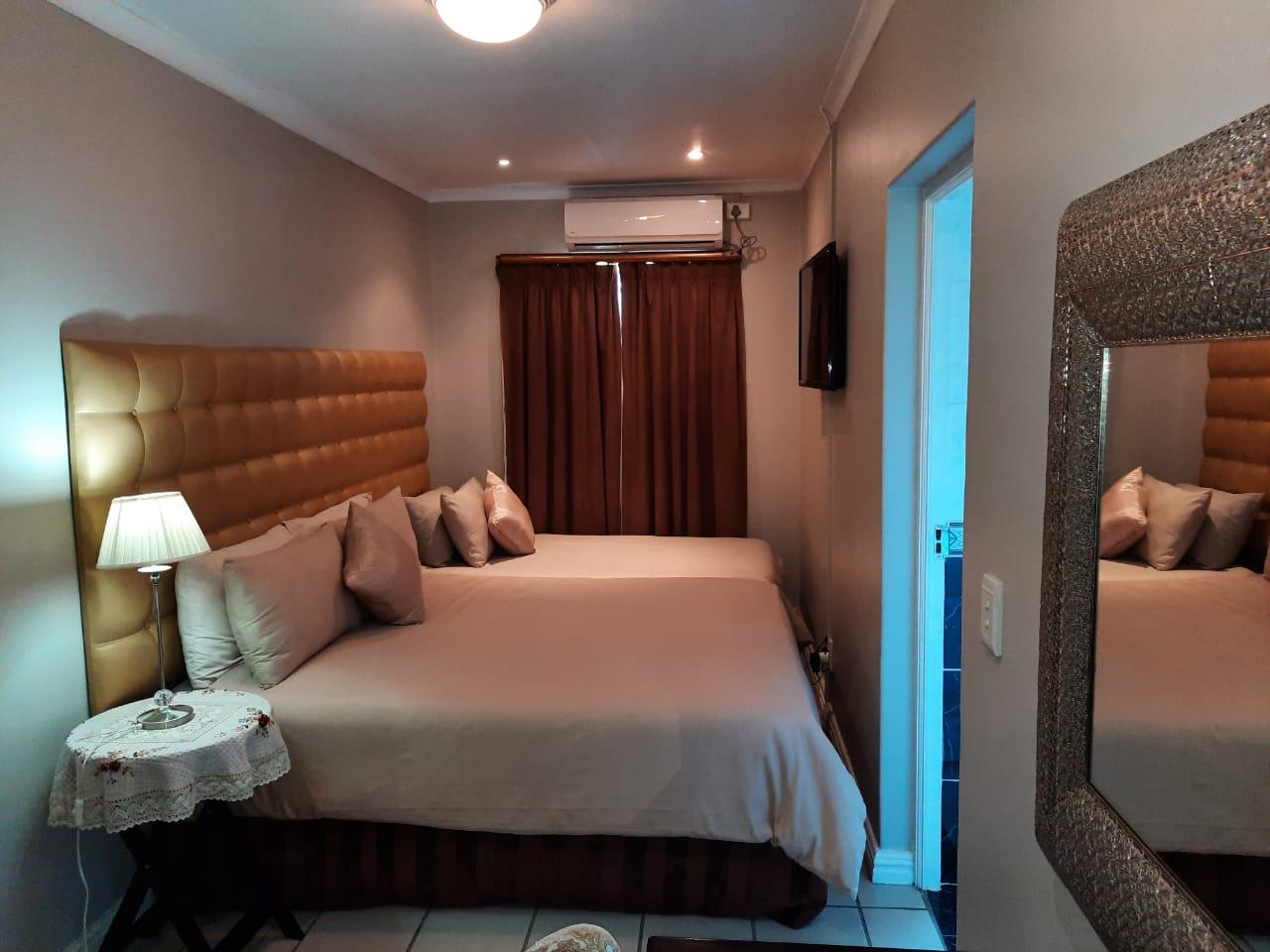 Savoy Lodge Cape Town