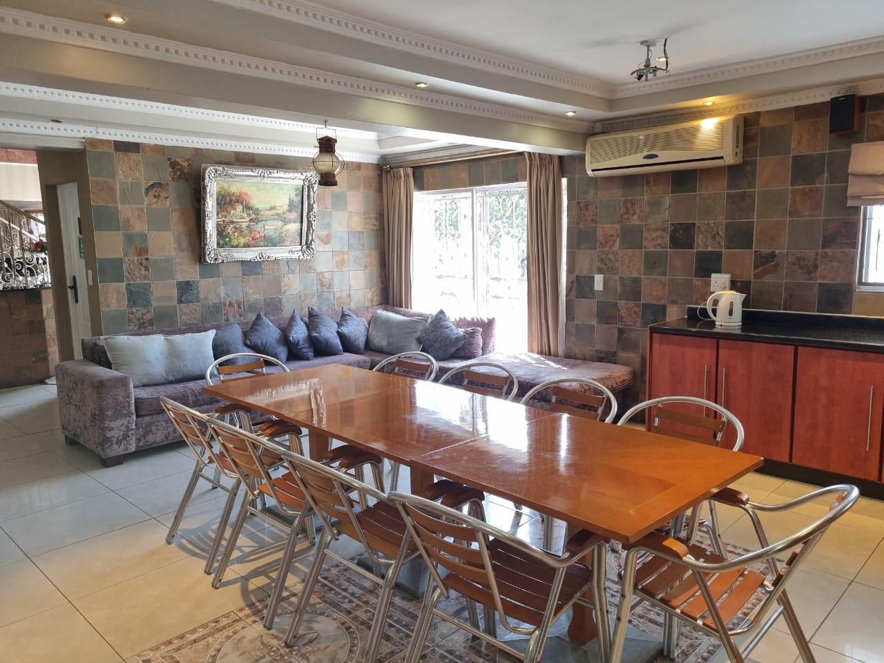 Savoy Lodge Cape Town