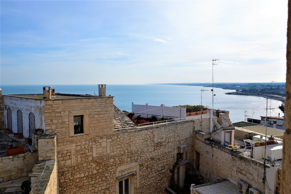 S. Martin Hotel