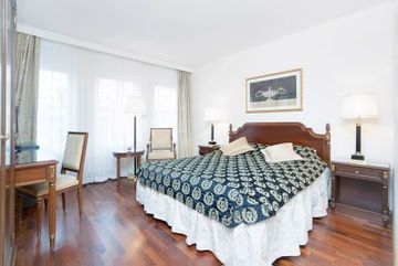 Hotel Bristol