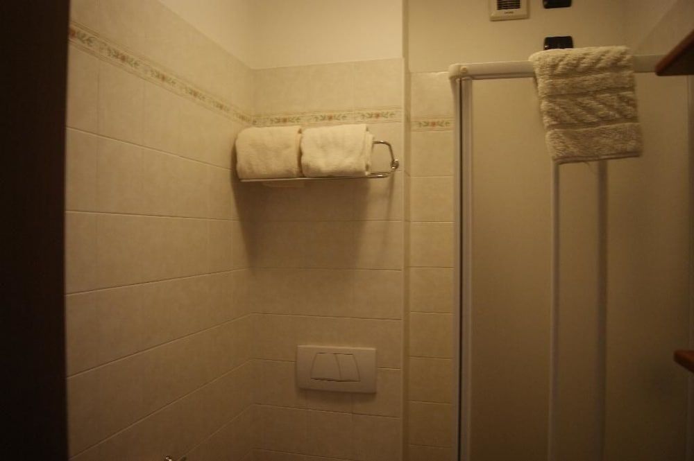 Parini Hotel