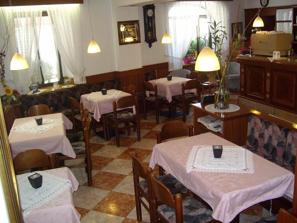 Antica Rosa