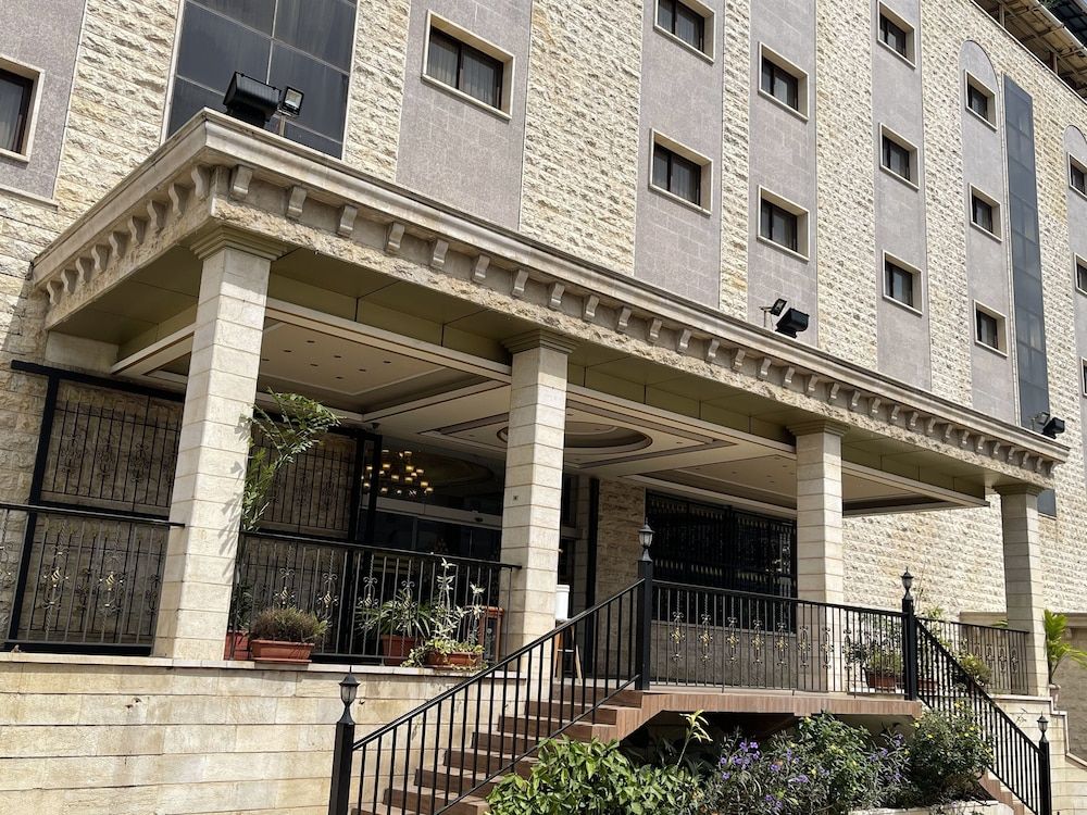 Boulevard Palace