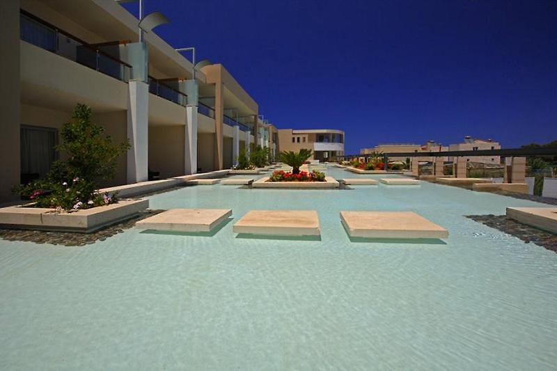 Minoa Palace Resort