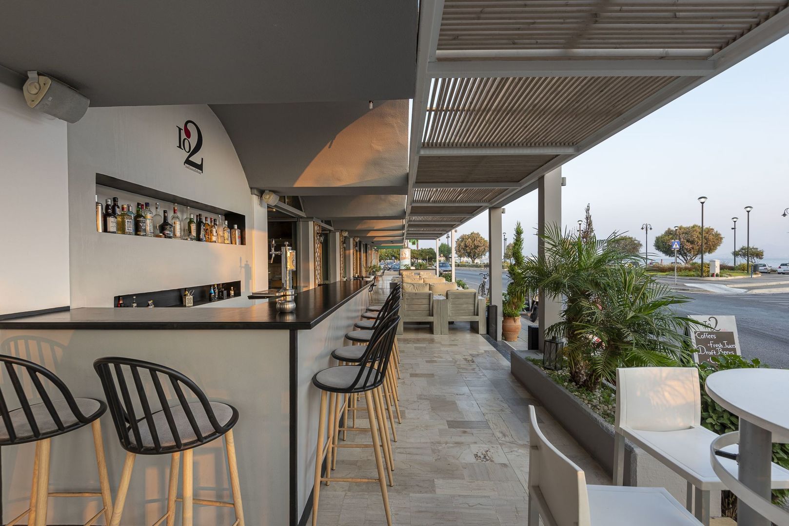 Zephyros Hotel