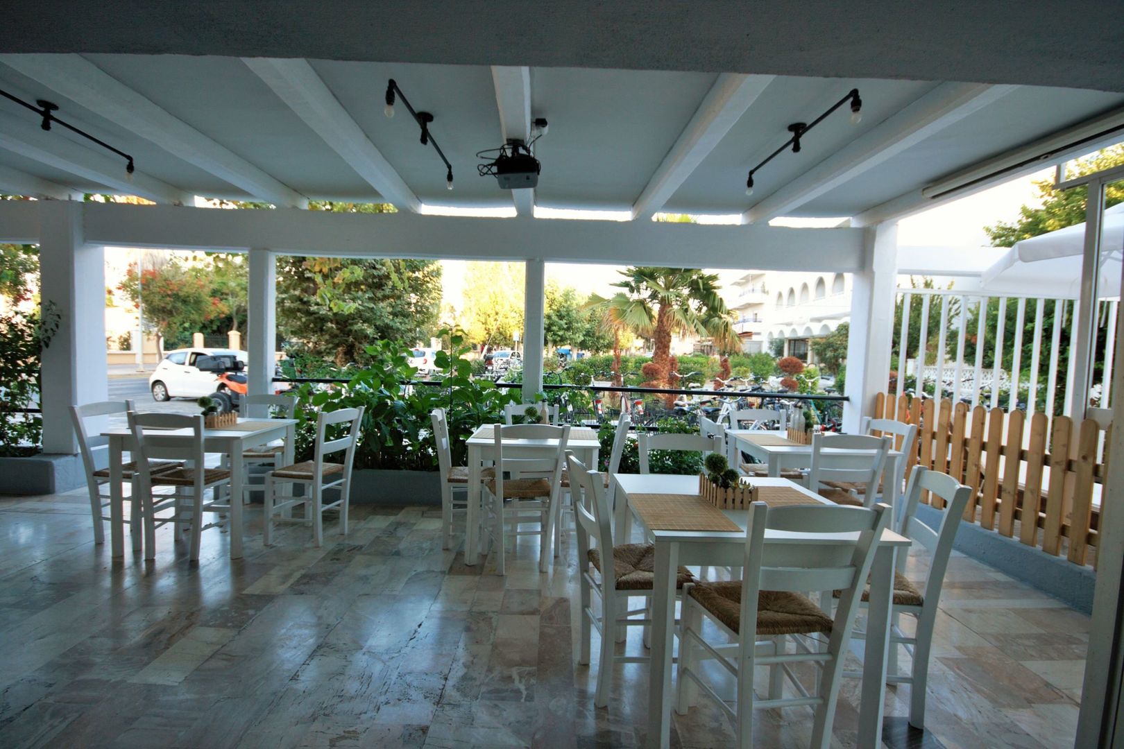Zephyros Hotel