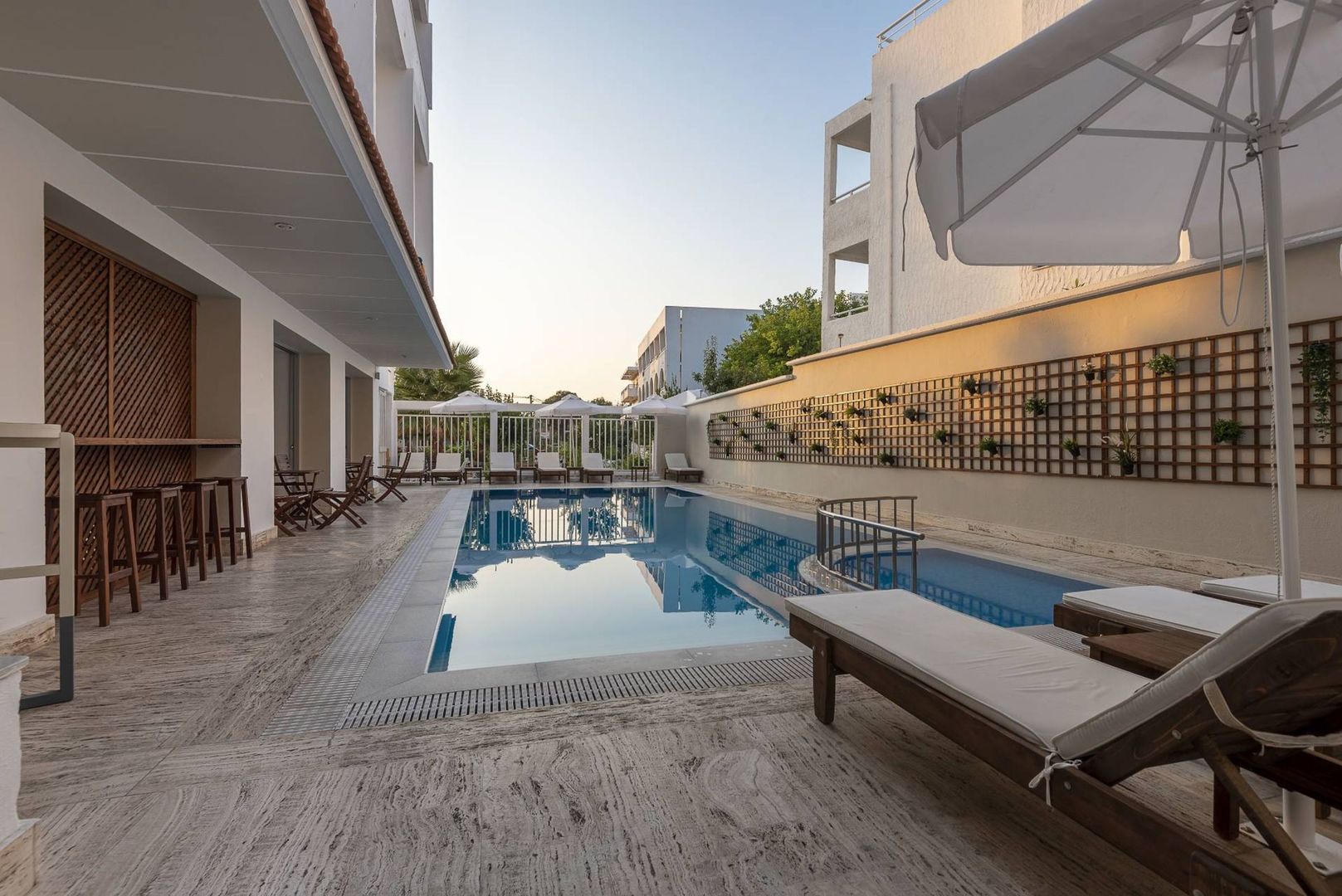 Zephyros Hotel