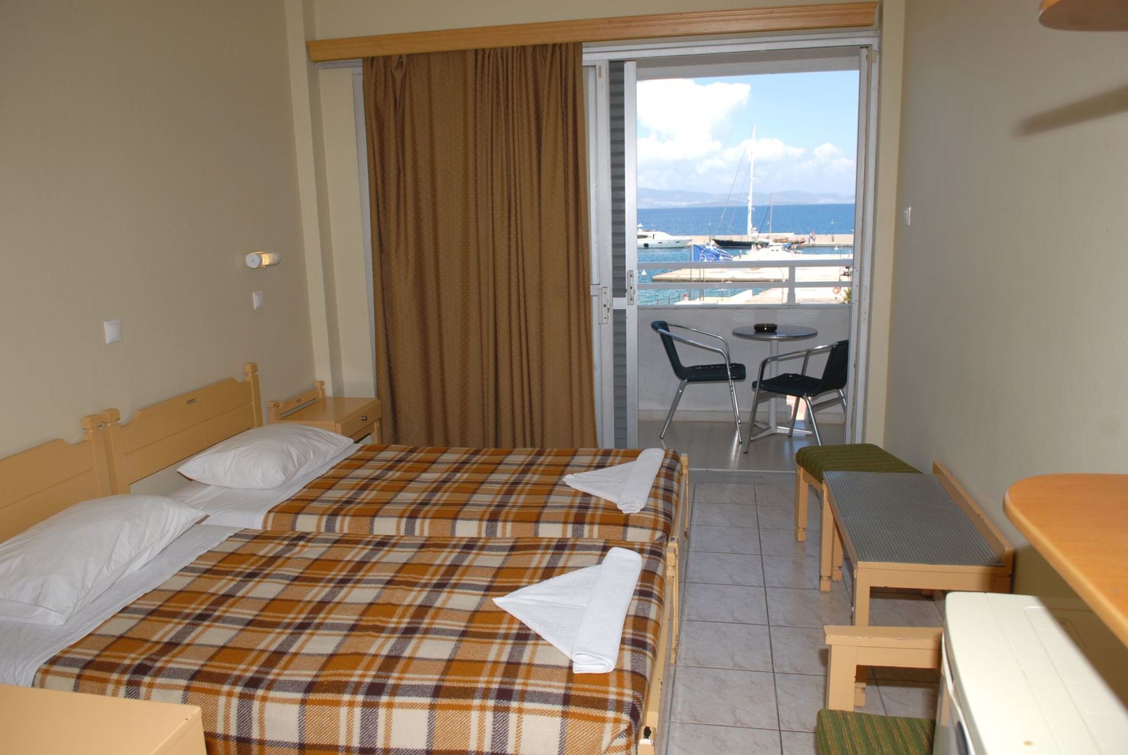 Zephyros Hotel