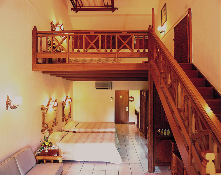 Legian Beach Hotel
