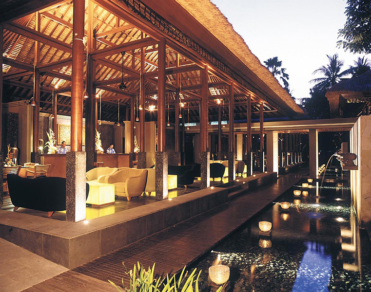 Legian Beach Hotel
