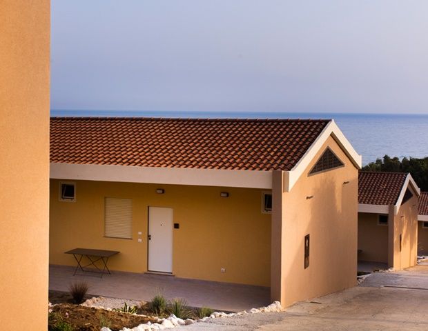 Luna Minoica Suites & Apartments
