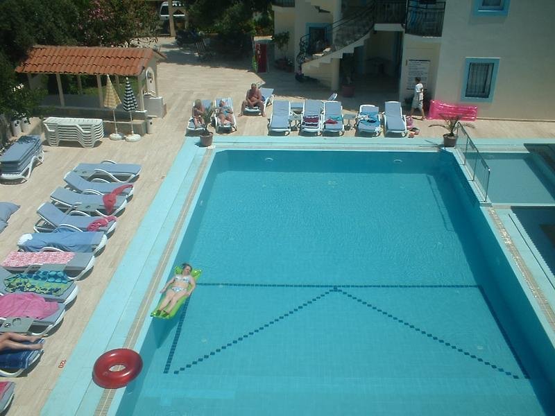 Merve Apartments