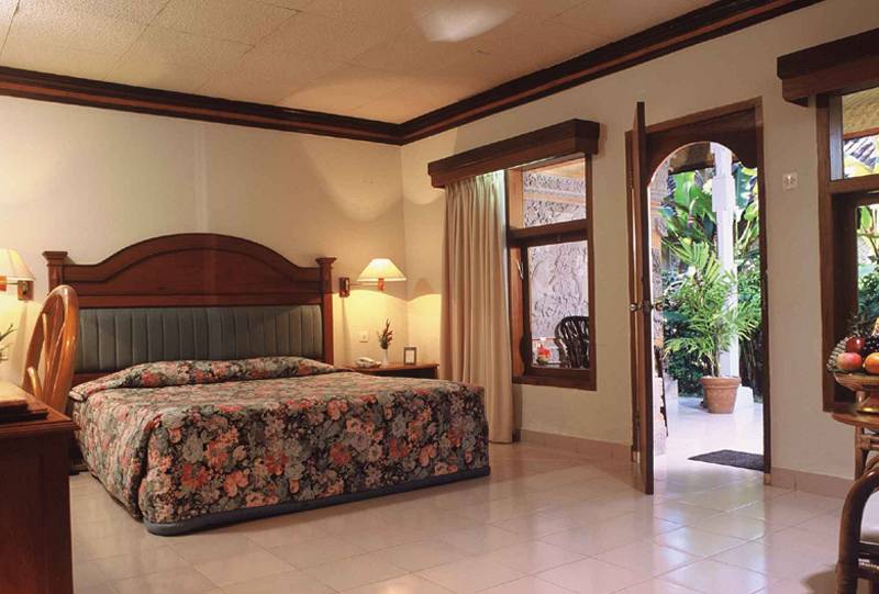 Griya Santrian Resort